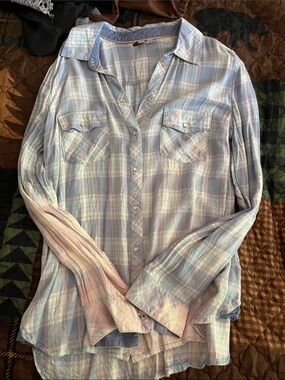 5 Light Plaid Button-Up Shirts